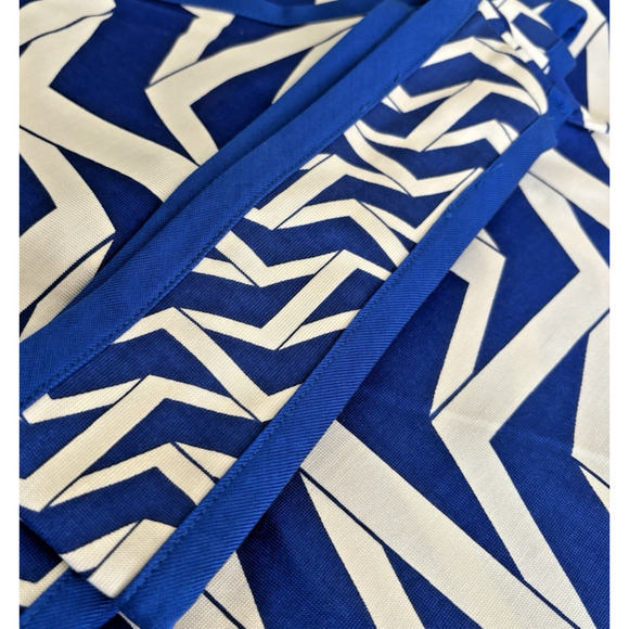 DVF Diane Von Furstenberg Iconic Silk Wrap Dress Betsy Blue White Sz 2 Geometric - Picture 8 of 16